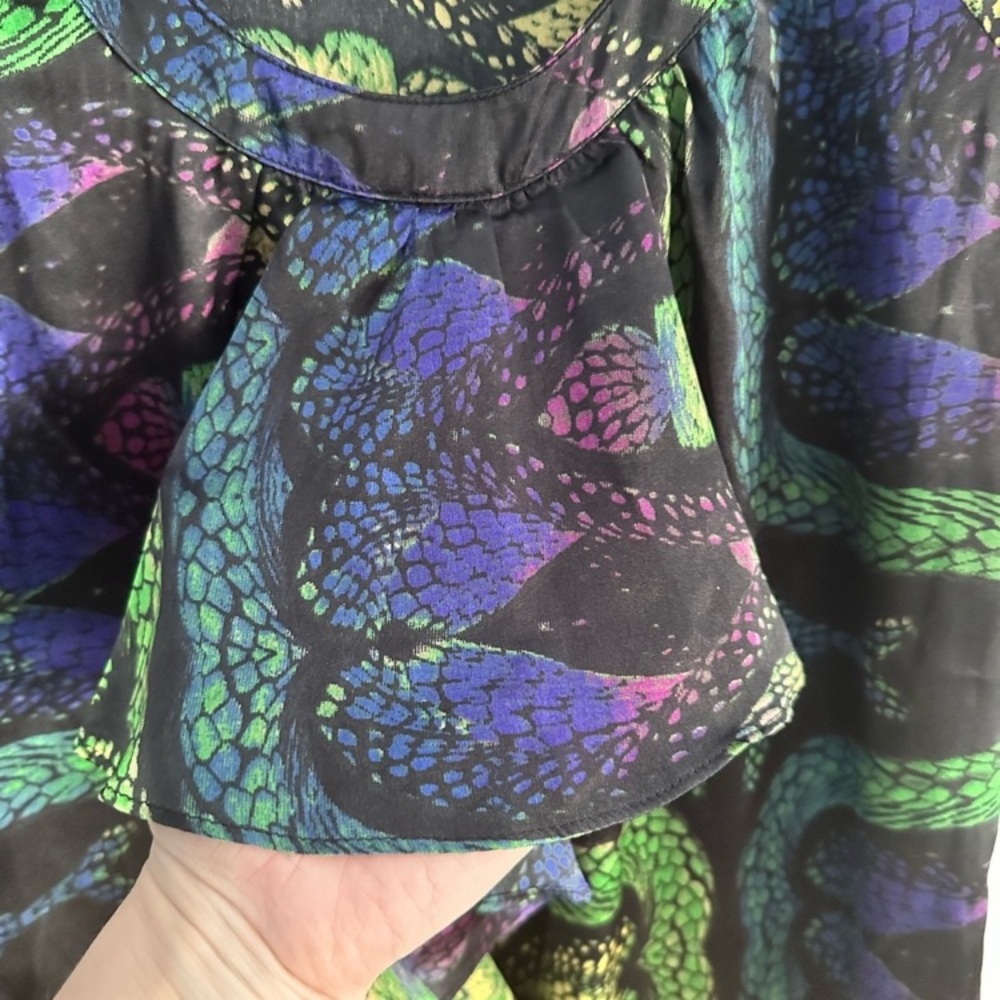 Snakeskin Print Pattern Sleeveless Ruffle Top - Picture 4 of 5